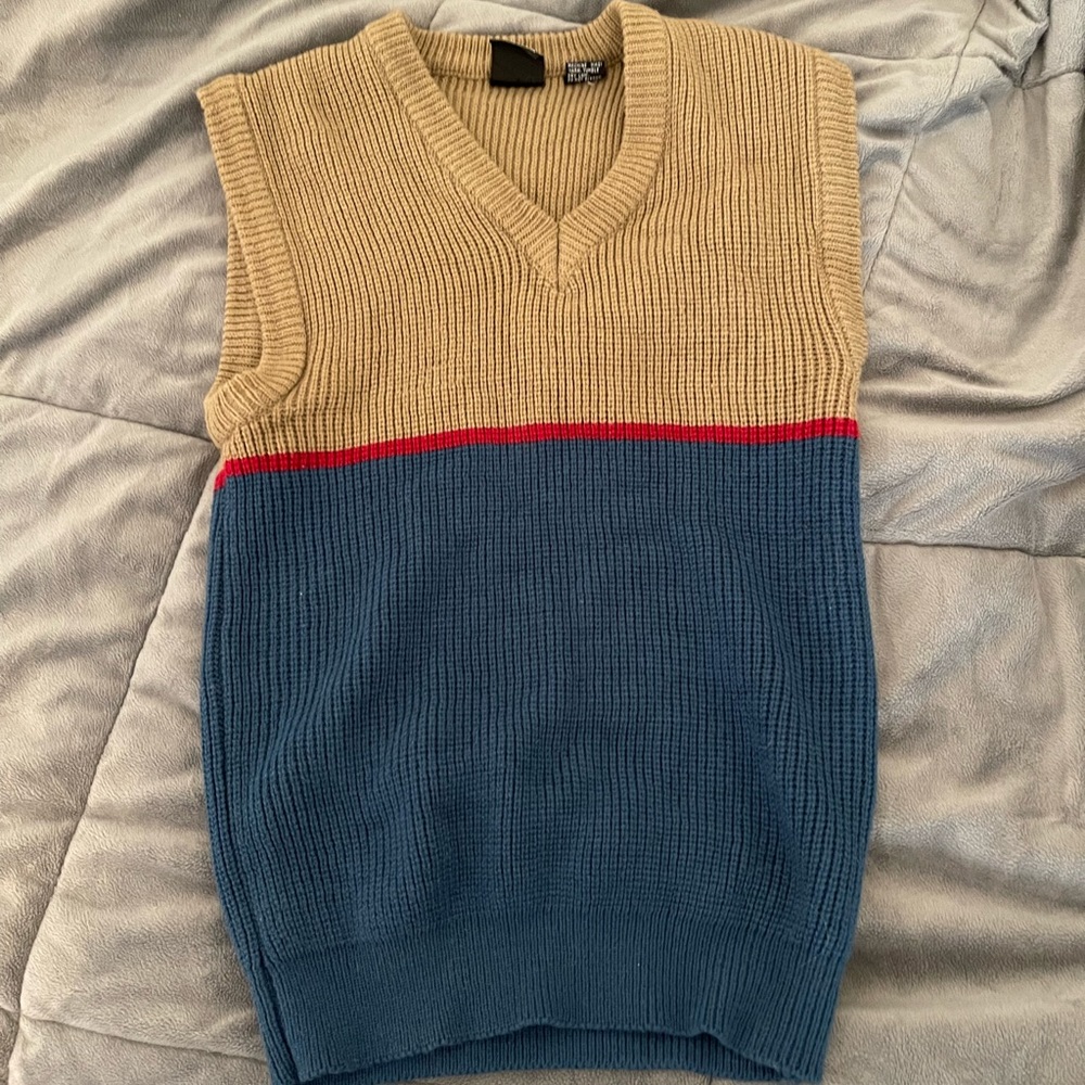 Cropped sweater vest